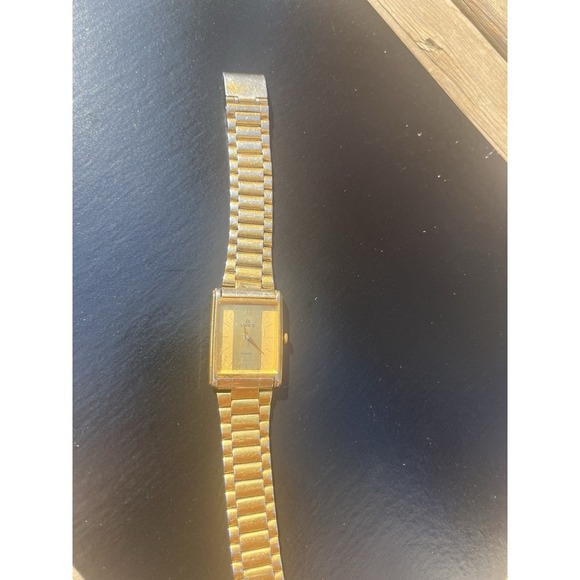 Vintage Lorus Gold Tone Quartz Watch 16mm For Ladies - Picture 11 of 11